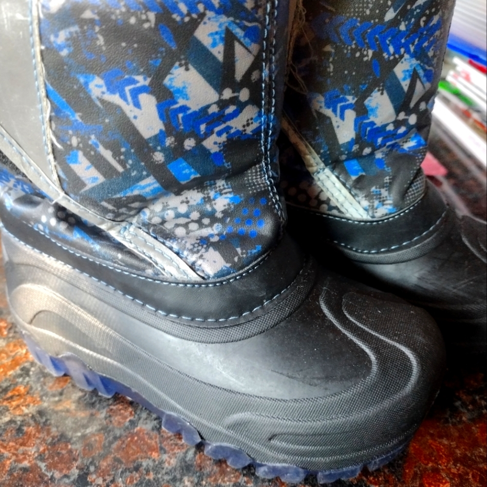 Light up snowboots
